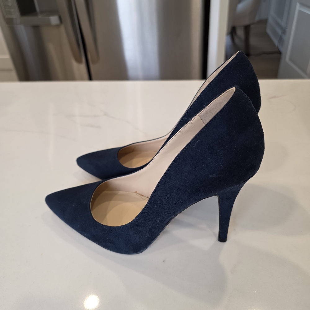 Jessica Simpson Women's Navy Heels - Picture 2 of 4